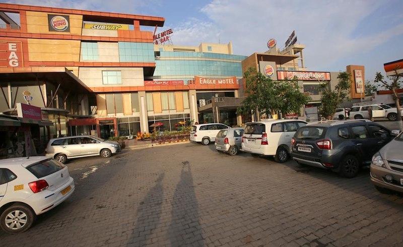 Eagle Motel Rājpura Buitenkant foto