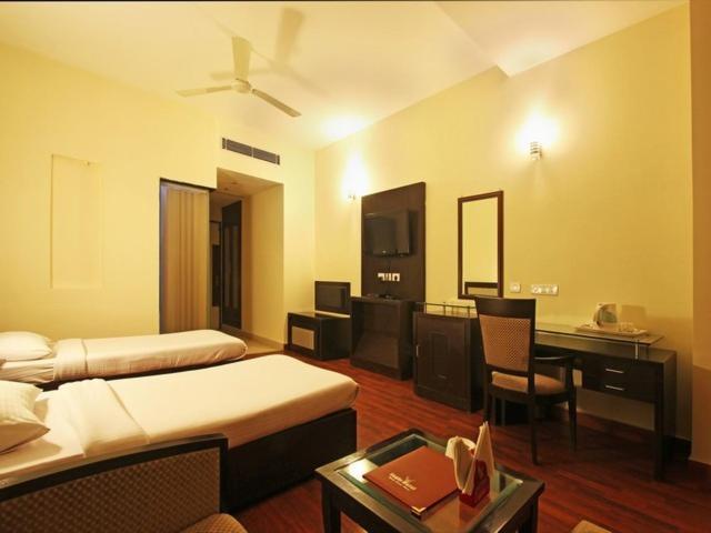Eagle Motel Rājpura Buitenkant foto