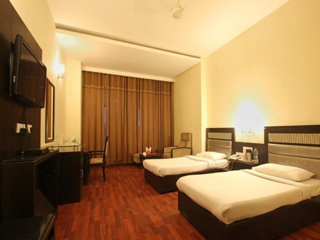 Eagle Motel Rājpura Buitenkant foto