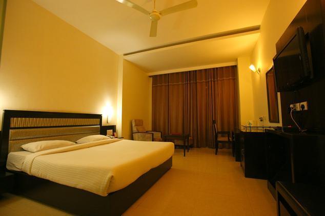 Eagle Motel Rājpura Buitenkant foto